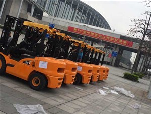 買(mǎi)叉車(chē)關(guān)注的不僅是價(jià)格，而是！你要知道不同價(jià)格叉車(chē)的區(qū)別